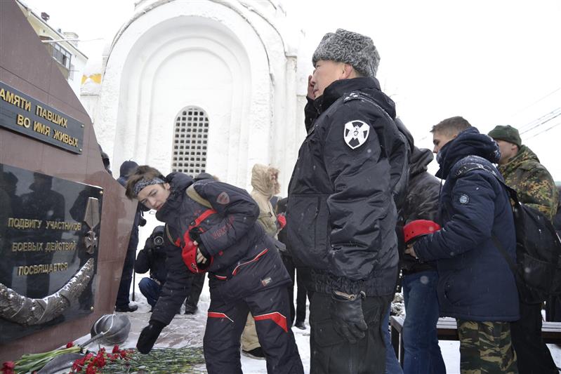 Бойцы якутского ОМОН приняли участие в открытии памятника воинам-интернационалистам