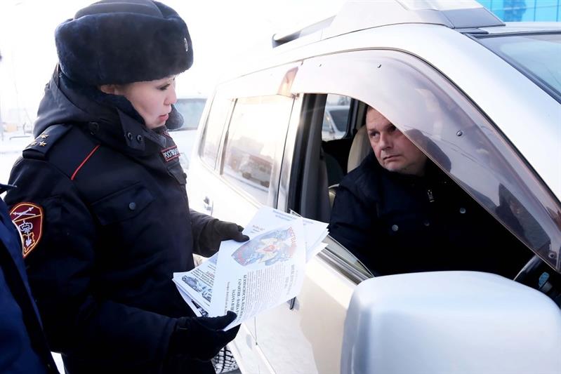 Пресс-службы управлений Росгвардии и ГИБДД провели в Якутске акцию «Защити машину от угона!»
