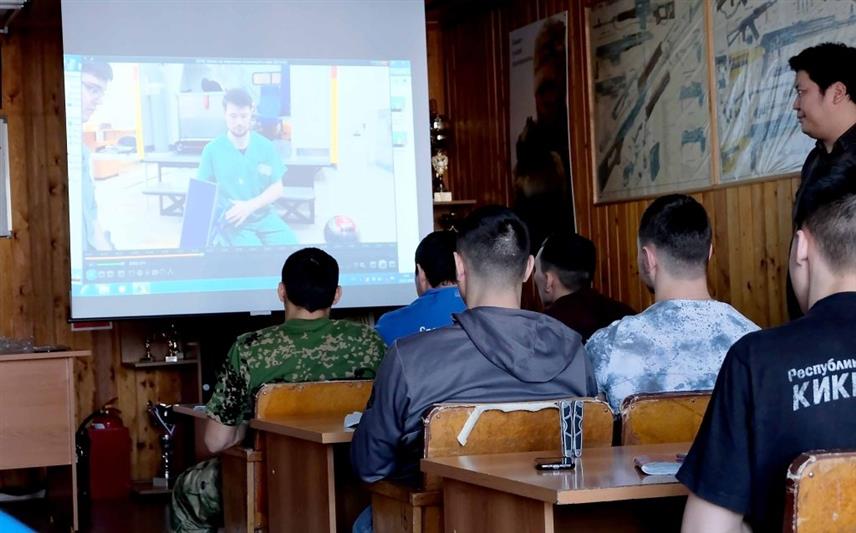 Внештатные санинструкторы якутских спецподразделений Росгвардии повысили свой профессиональный уровень