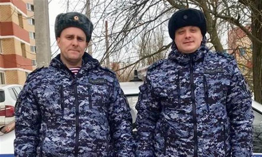 Сотрудники вневедомственной охраны сняли подростка с крыши многоэтажки в Химках