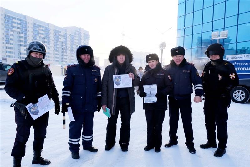 Пресс-службы управлений Росгвардии и ГИБДД провели в Якутске акцию «Защити машину от угона!»