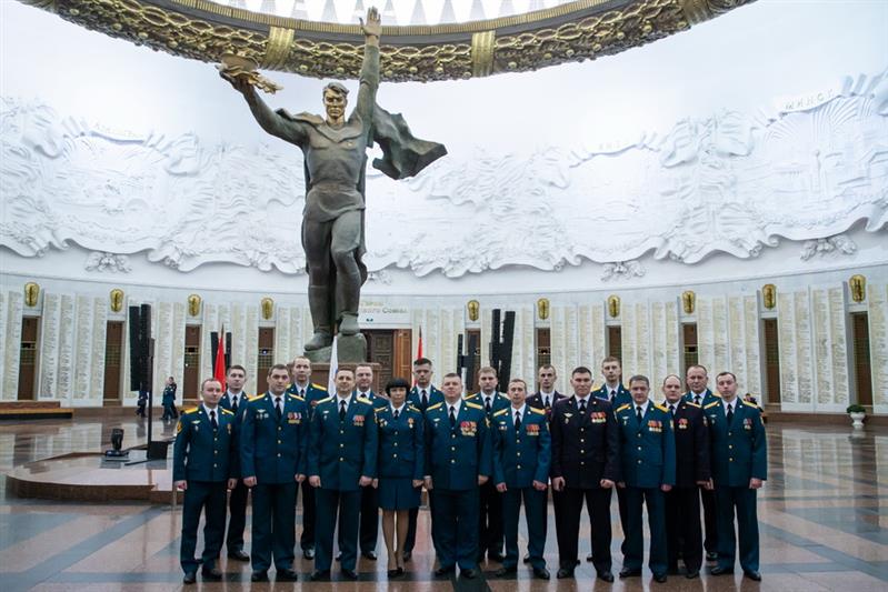 Военнослужащим и сотрудникам Росгвардии вручили ведомственные награды в Музее Победы (фото, видео)