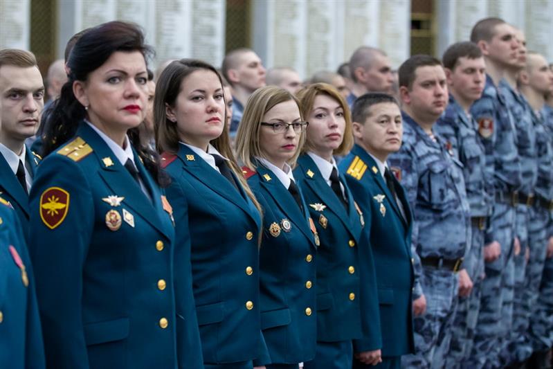 Военнослужащим и сотрудникам Росгвардии вручили ведомственные награды в Музее Победы (фото, видео)
