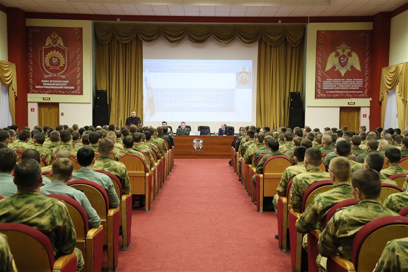 Врио губернатора Санкт-Петербурга поздравил коллектив военного института Росгвардии с Днем защитника Отечества