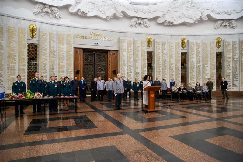 Военнослужащим и сотрудникам Росгвардии вручили ведомственные награды в Музее Победы (фото, видео)