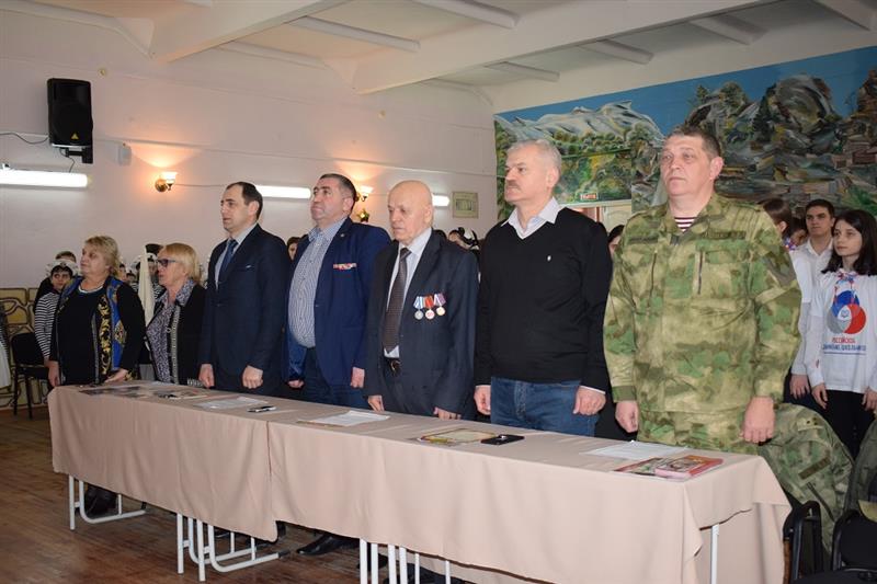 Представители Росгвардии приняли участие в патриотическом мероприятии в дагестанской гимназии