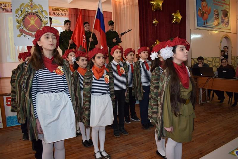 Представители Росгвардии приняли участие в патриотическом мероприятии в дагестанской гимназии