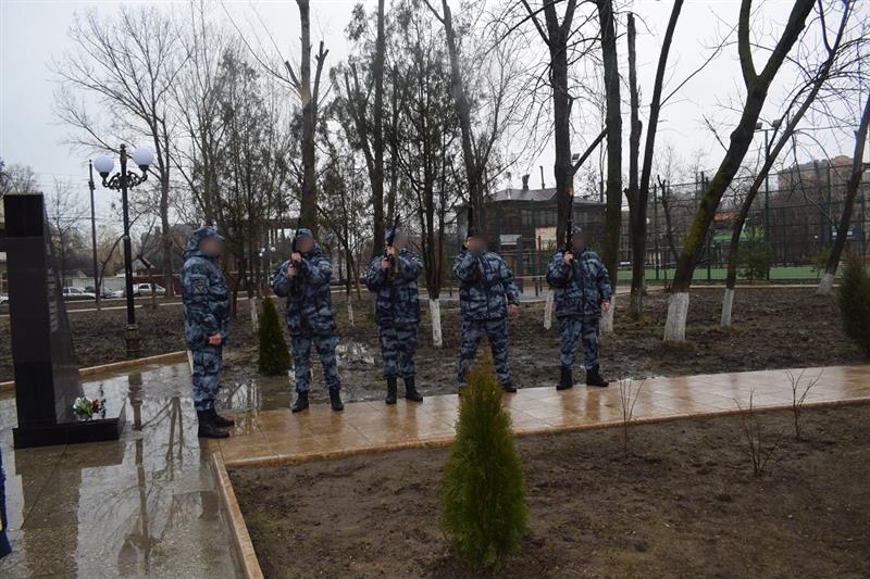 В Северо-Кавказском округе Росгвардии почтили память павших воинов-интернационалистов