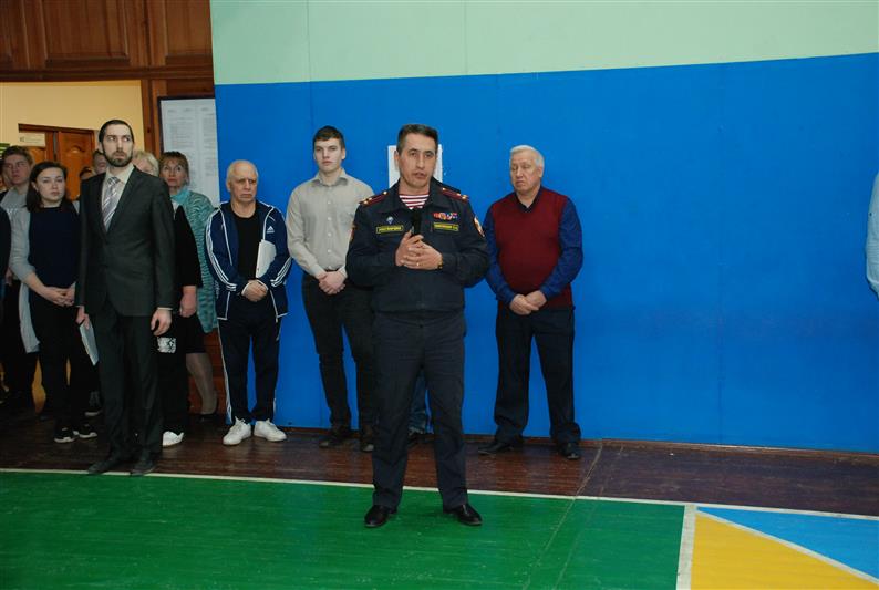 Начальник управления вневедомственной охраны по городу Екатеринбургу поздравил студентов подшефного колледжа с началом Месячника защитников Отечества 