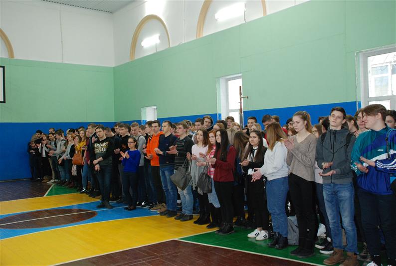 Начальник управления вневедомственной охраны по городу Екатеринбургу поздравил студентов подшефного колледжа с началом Месячника защитников Отечества 