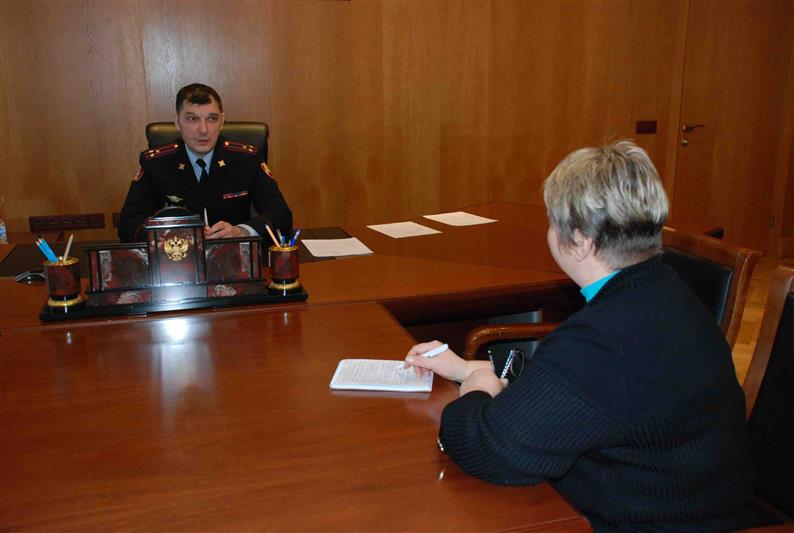 Начальник Управления Росгвардии по Свердловской области проконсультировал екатеринбуржцев по вопросам охраны объектов 