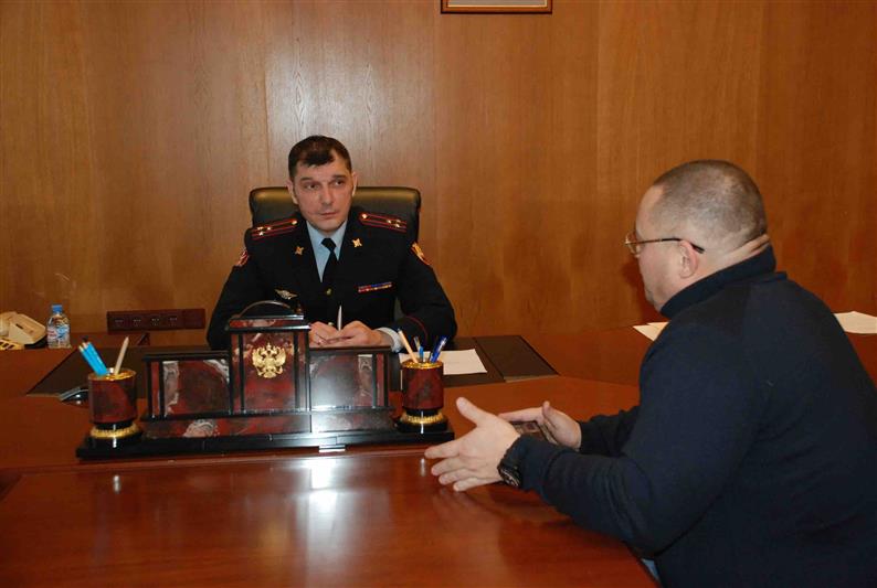 Начальник Управления Росгвардии по Свердловской области проконсультировал екатеринбуржцев по вопросам охраны объектов 