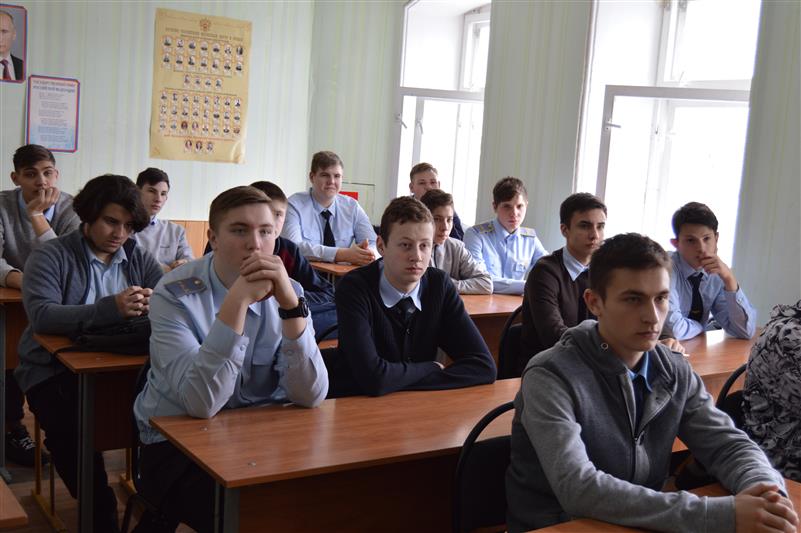 Бойцы ОМОН провели агитационную кампанию среди орловских студентов