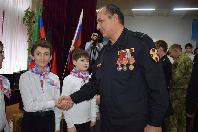 В Махачкале при участии офицеров Росгвардии прошло памятное мероприятие, посвященное 30-й годовщине окончания войны в Афганистане