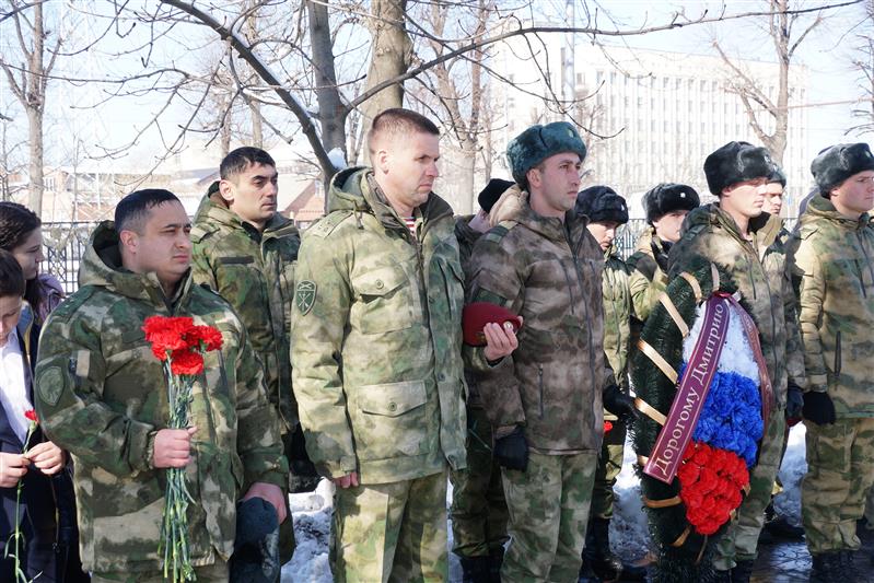 Во Владикавказе почтили память павшего офицера войск право-порядка Дмитрия Семенова