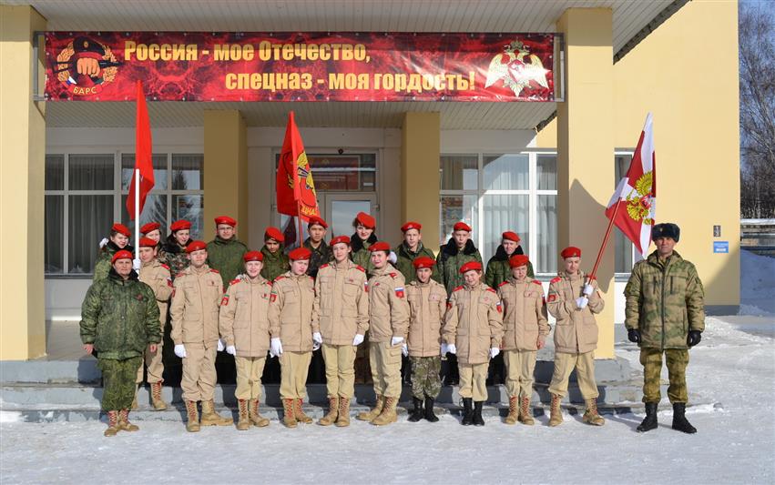В рамках акции Росгвардии «Неделя мужества» отряд специального назначения «Барс» открыл свои двери  для казанских школьников