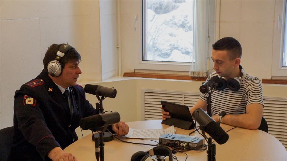 Камчатские радиослушатели узнали о деятельности региональных подразделений лицензионно-разрешительной работы из первых уст
