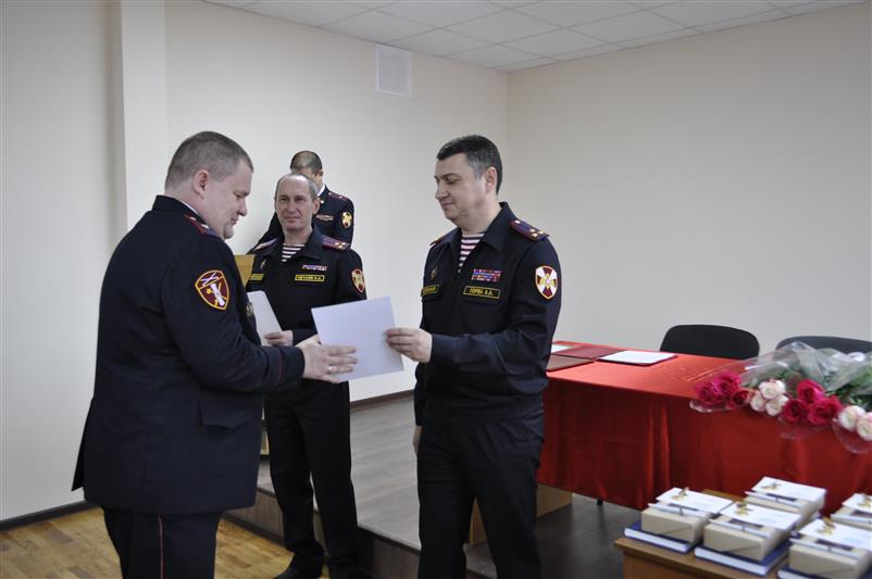 Руководитель адыгейского управления Росгвардии поздравил с профессиональным праздником сотрудников подразделений ЛРР