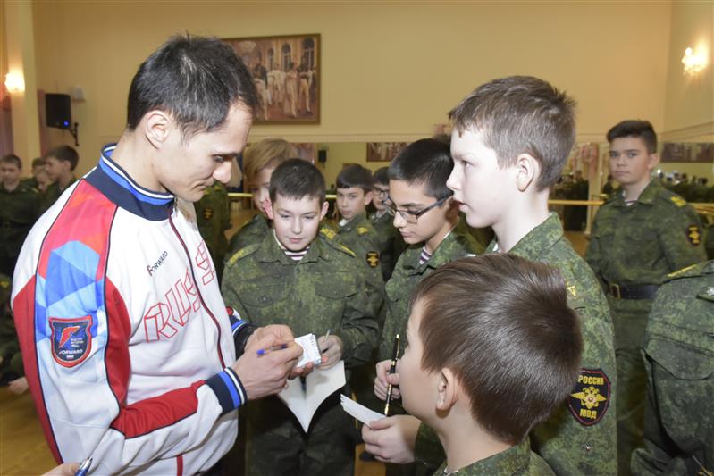Воспитанники Московского президентского кадетского училища им. М.А. Шолохова встретились с чемпионом сочинской Олимпиады