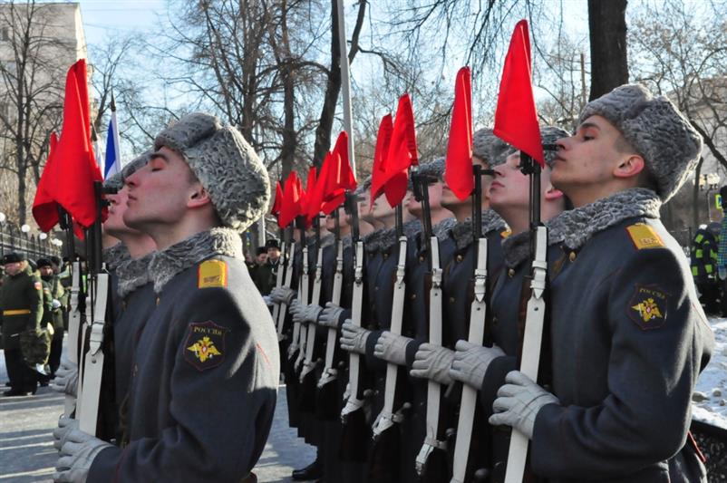 Командующий Уральским округом Росгвардии принял участие в церемонии возложения цветов и венков к памятнику маршалу Г. К. Жукову