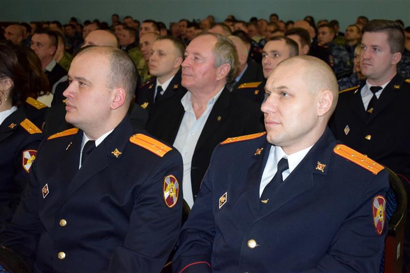 Руководитель крымского управления Росгвардии поздравил сотрудников подразделений ЛРР и госконтроля с профессиональным праздником