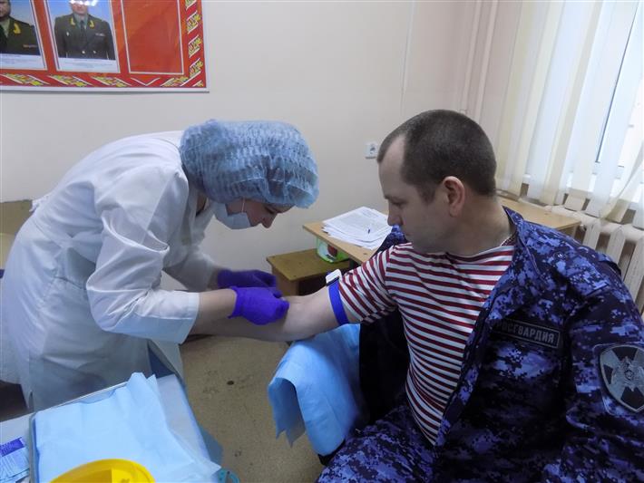 Регистр потенциальных доноров стволовых клеток для онкобольных пополнился фамилиями сотрудников кировского отдела вневедомственной охраны 