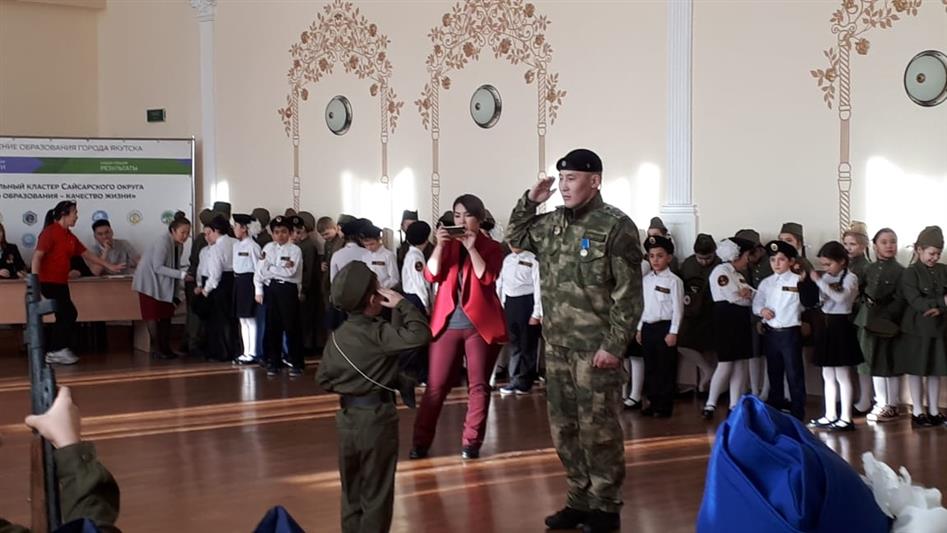 На базе якутского ОМОН состоялось патриотическое мероприятие с участием более 300 школьников 