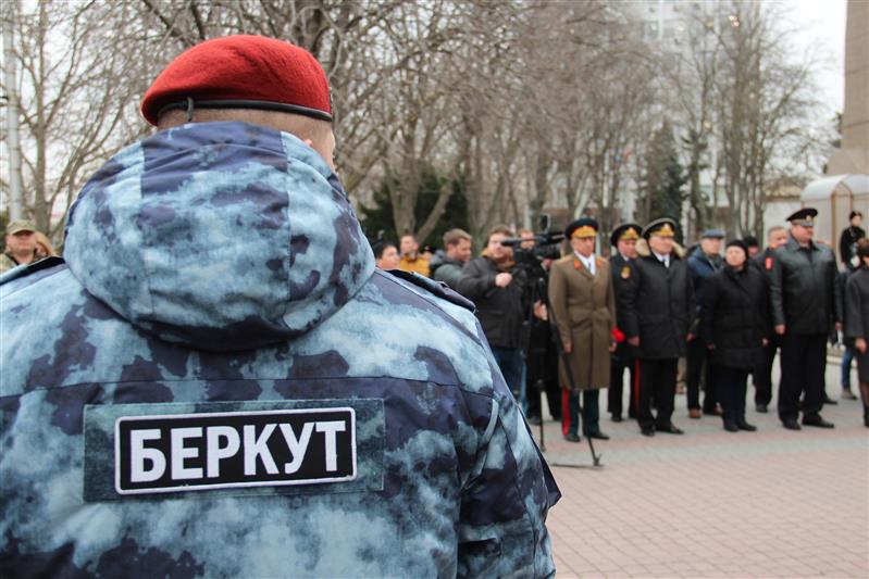 Бойцам ОМОН «Беркут» вручены ключи от новых квартир 