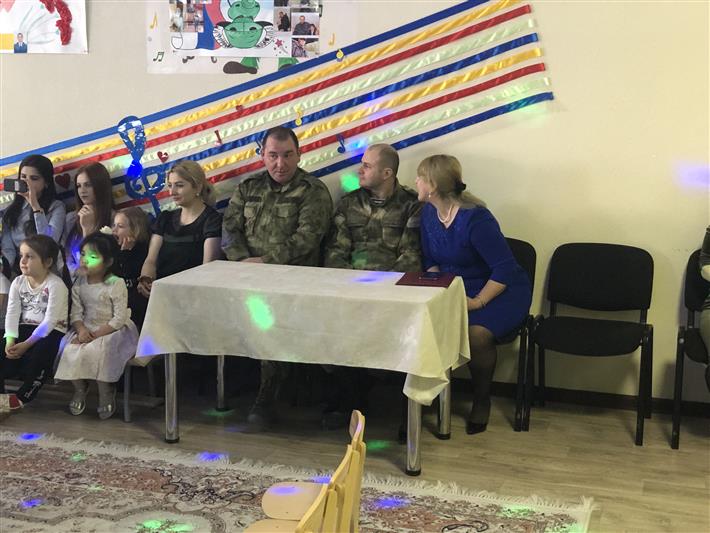 В начальной школе и детском саду Росгвардии в Назрани прошли тематические мероприятия, посвященные Дню защитника Отечества