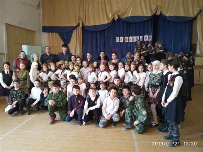 Росгвардией проведены уроки мужества в городах Дагестана