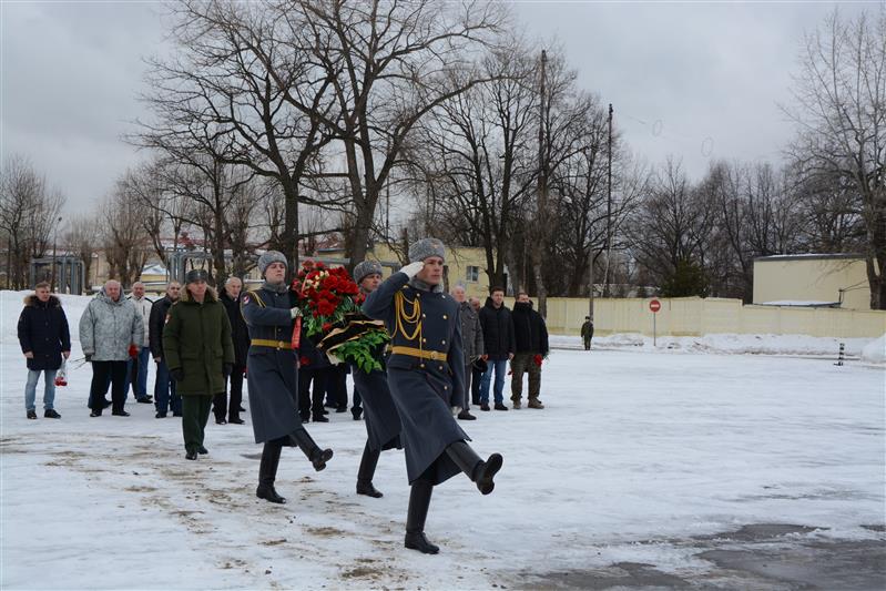 В дивизии имени Дзержинского почтили память павших военнослужащих соединения
