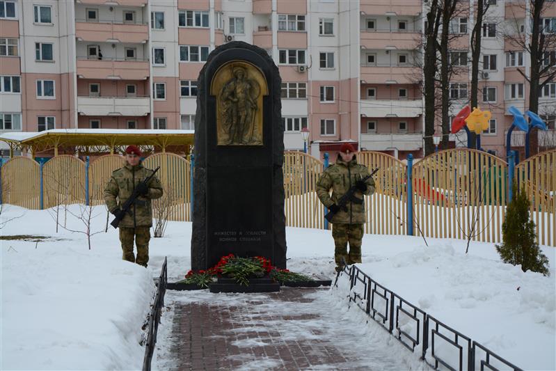 В дивизии имени Дзержинского почтили память павших военнослужащих соединения