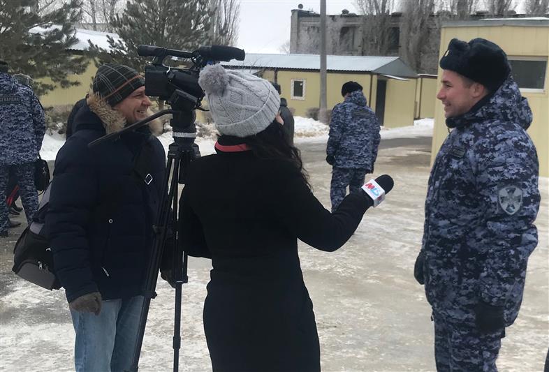 Журналисты волгоградского телевидения сняли сюжет о служебных буднях росгвардейцев (видео)