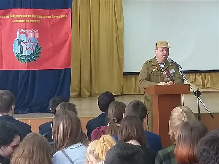 В рамках Недели мужества ветераны Росгвардии проводят тематические встречи со школьниками Уфы