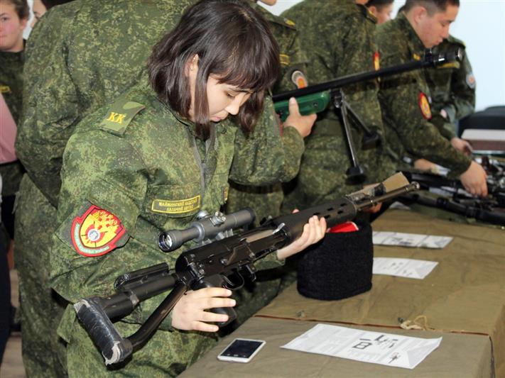 Алтайские омоновцы провели встречу с воспитанниками казачьего корпуса