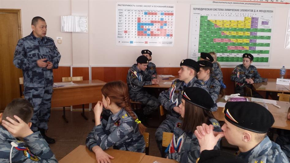 В Рязани и Белгороде росгвардейцы провели патриотические акции с подрастающим поколением