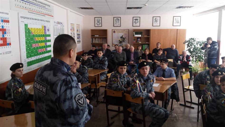 В Рязани и Белгороде росгвардейцы провели патриотические акции с подрастающим поколением