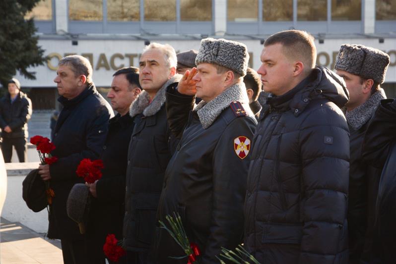 Руководитель ростовского областного управления Росгвардии почтили память воинов, освободивших донскую столицу от фашистов