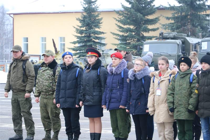 В рамках «Недели мужества» софринская бригада оперативного назначения открыла свои двери для курсантов военно-патриотических клубов России