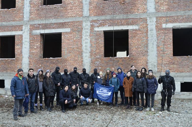 Сотрудники кабардино-балкарского СОБР «Эльбрус» провели военно-патриотическое мероприятие для активистов молодежного клуба Русского географического общества «Альтаир»