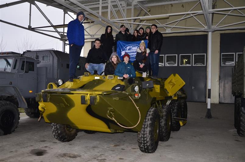 Сотрудники кабардино-балкарского СОБР «Эльбрус» провели военно-патриотическое мероприятие для активистов молодежного клуба  Русского географического общества «Альтаир» 