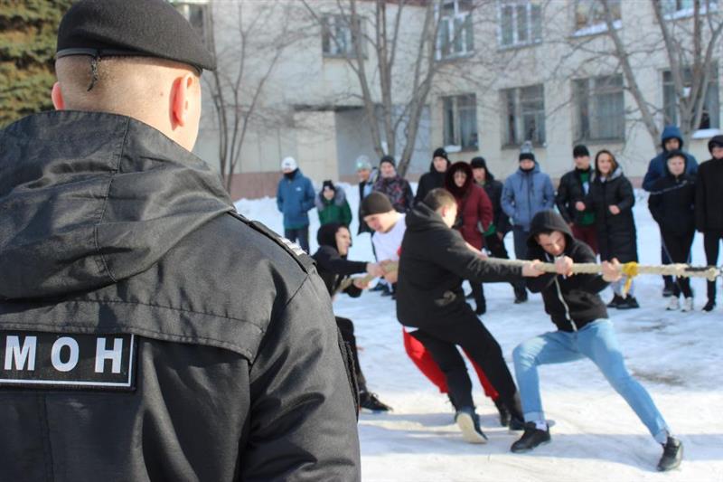 Бойцы челябинского ОМОН на транспорте вошли в состав жюри  юношеской спартакиады «Уральская зарница»