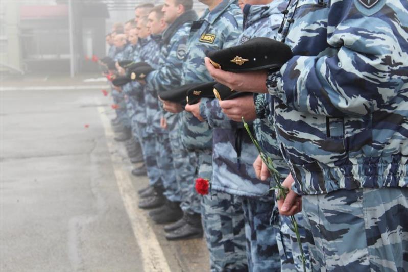 Бойцы ставропольского ОМОН почтили память погибших сослуживцев