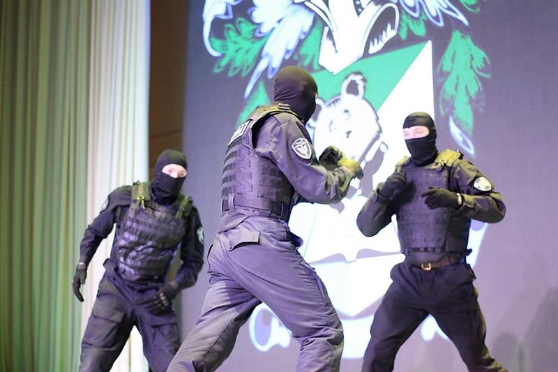 Росгвардейцы провели интерактивный Урок мужества для более чем трехсот хабаровских школьников