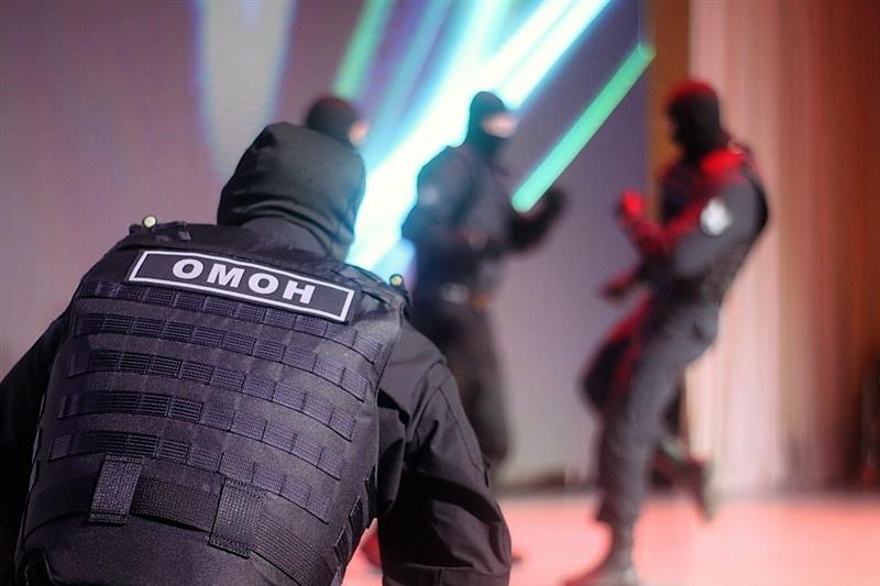 Росгвардейцы провели интерактивный Урок мужества для более чем трехсот хабаровских школьников