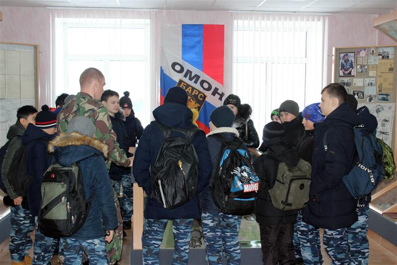Орские кадеты посетили с экскурсией оперативную роту ОМОН Росгвардии