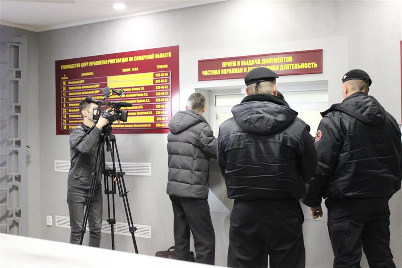 Журналисты самарских телеканалов посетили подразделения лицензионно-разрешительной работы