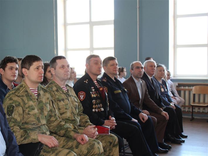 В ростовской школе открыли «Парту героя» имени кавалера ордена Мужества Вячеслава Багина