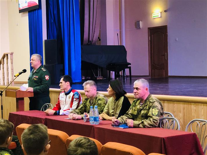 Воспитанники Московского президентского кадетского училища им. М.А. Шолохова встретились с чемпионом сочинской Олимпиады