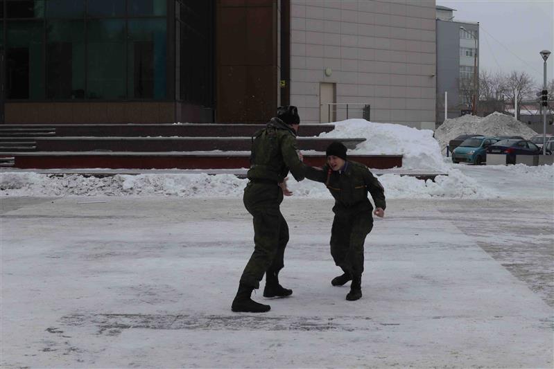 Военнослужащие Росгвардии провели праздничный концерт в Екатеринбурге